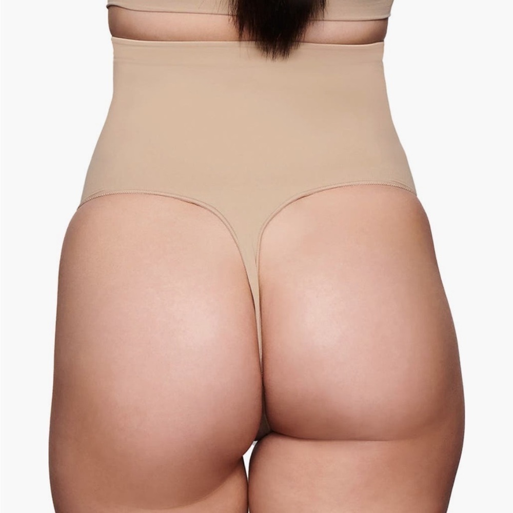 Skims High Waist Seamless Thong Panties Small Shapewear